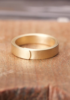 'Papyrus' Fairtrade Gold Ring